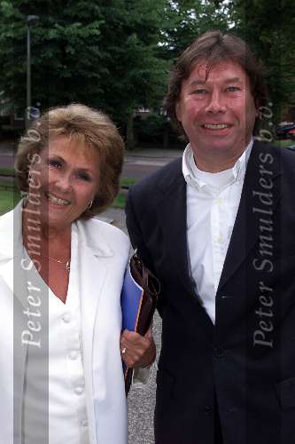 Hulversum, 27 juni 1999
Afscheid van Willem Duys van de AVRO
Rita Reijs met ......


PETER SMULDERS BV