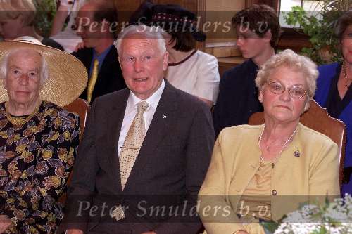 Naarden 03 Juli 1999
Robin Linschoten trouwen in Naarden.
Ouders Robin Linschoten en zijn oma (links)