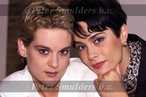 Tubbergen 20 juni 1999
Sheila Timmerman (blond) en Sandra Timmerman (donker)