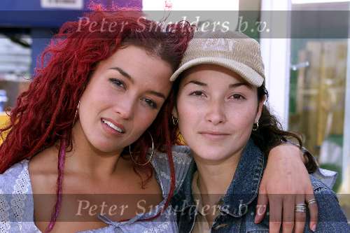 Amsterdam 10 juli 2000
Uitreiking CD van Katja schuurman bij Bunjy jumping Amsterdam.
Katja Schuurman  met haar zusje Birgit Schuurman
