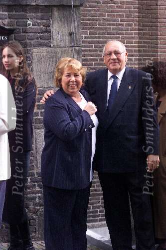 Amsterdam, 8 juli 2000
Trouwen Patrick kluivert met zijn Angela
Bobby haarms met vrouw