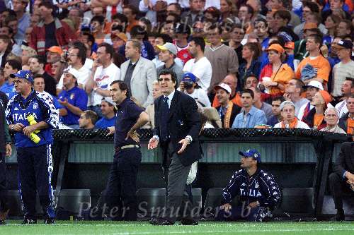 Rotterdam, 2 juli 2000   Euro 2000
Frankrijk-Italie, eindstand na verlenging 2-1
Dino Zoff