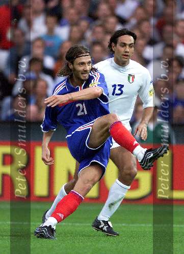 Rotterdam, 2 juli 2000   Euro 2000
Frankrijk-Italie, eindstand na verlenging 2-1
Dugarry