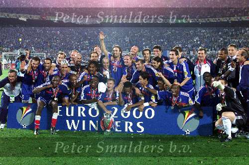 Rotterdam, 2 juli 2000   Euro 2000
Finale EK Tusen Frankrijk-Italie, eindstand 2-1 na verlenging.
Blijdschap bij de fransen