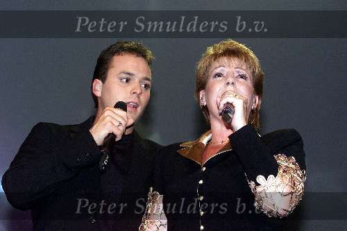 Den Bosch, 20 juli 2000
Uitreiking gouden CD Frans Bauer en Marianne Weber
hier met hun optreden
