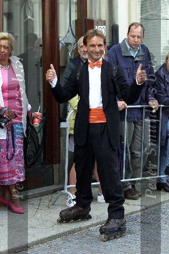 Utrecht 6 juli 2000
Prins Bernhard Jr en Annette Sekreve trouwen voor de wet in Utrecht.
Johan Vlemminx op skates