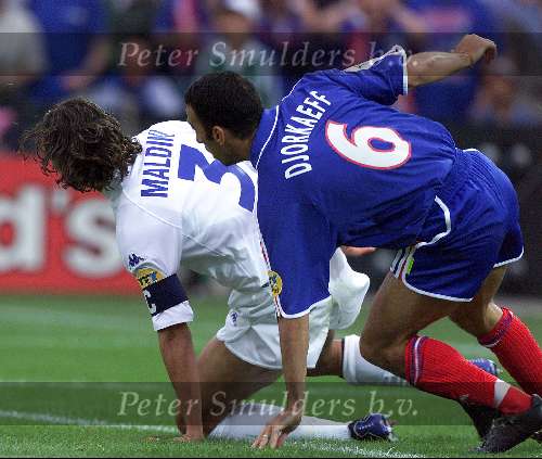 Rotterdam, 2 juli 2000   Euro 2000
Frankrijk-Italie, eindstand na verlenging 2-1
Maldini en Djorkaeff