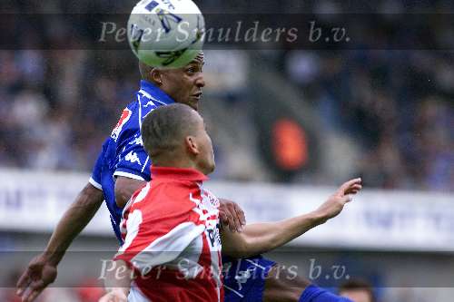 Genk 29 juli 2000
Genk-PSV 0-1
Mike Origi in duel met Bouma  kopbal