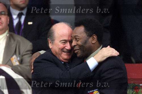 Rotterdam, 2 juli 2000   Euro 2000
Finale EK Tusen Frankrijk-Italie, eindstand 2-1 na verlenging.
Pele met president