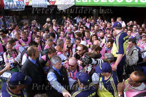 Rotterdam, 2 juli 2000   Euro 2000
Frankrijk-Italie, eindstand na verlenging 2-1
Veel drukte bij de fotografen