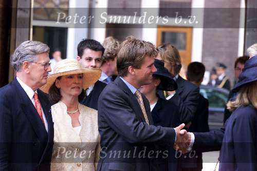 Utrecht 6 juli 2000
Prins Bernhard Jr en Annette Sekreve trouwen voor de wet in Utrecht.
broer Pieter v Vollenhoven met vrouw