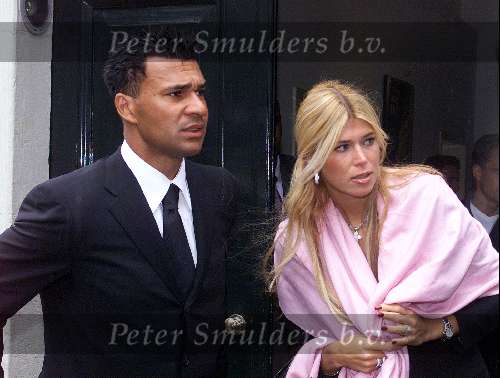 Amsterdam, 8 juli 2000
Trouwen Patrick kluivert met zijn Angela
Ruud Gullit met vrouw Estelle Gullit