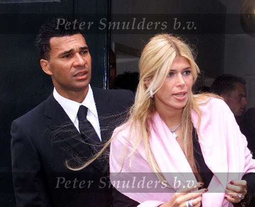 Amsterdam, 8 juli 2000
Trouwen Patrick kluivert met zijn Angela
Ruud Gullit met vrouw Estelle Gullit