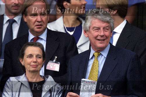 Rotterdam, 2 juli 2000   Euro 2000
Finale EK Tusen Frankrijk-Italie, eindstand 2-1 na verlenging.
Wim kok met vrouw