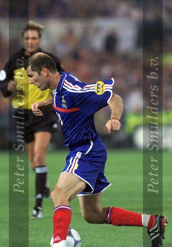 Rotterdam, 2 juli 2000   Euro 2000
Frankrijk-Italie, eindstand na verlenging 2-1
Zinedine Zidane