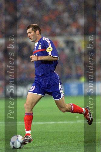 Rotterdam, 2 juli 2000   Euro 2000
Frankrijk-Italie, eindstand na verlenging 2-1
Zinedine Zidane