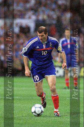 Rotterdam, 2 juli 2000   Euro 2000
Frankrijk-Italie, eindstand na verlenging 2-1
Zinedine Zidane