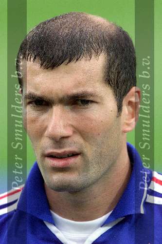 Rotterdam, 2 juli 2000   Euro 2000
Frankrijk-Italie, eindstand na verlenging 2-1
Zinedine Zidane