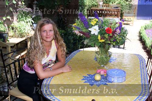 Baarn 2 juli 2001
Annette Barlo in haar tuin