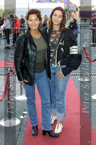 Amsterdam 11 juli 2001
Premiere van Thom Raider in Pathe Arena.
Bianca BB met een vriendin