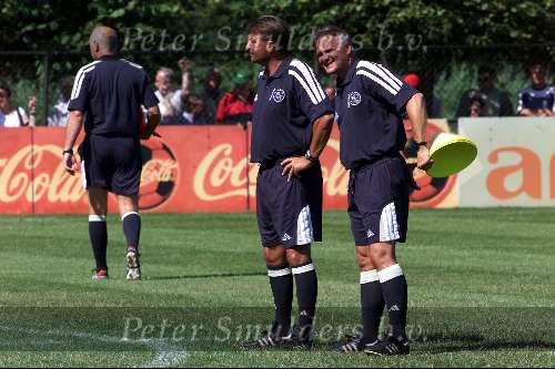 Amsterdam, 5 juli 2001 
nieuwe seizoenpresentatie 2001/2002
Peter Boeve en Co Adriaanse