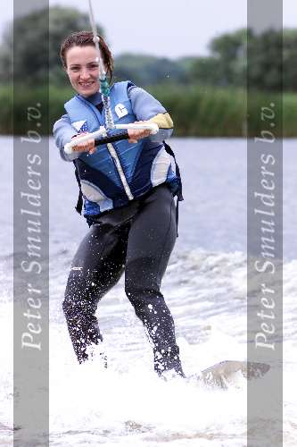 Kaagdorp 18 juli 2001
Daphne Bunskoek krijgen waterski-les.