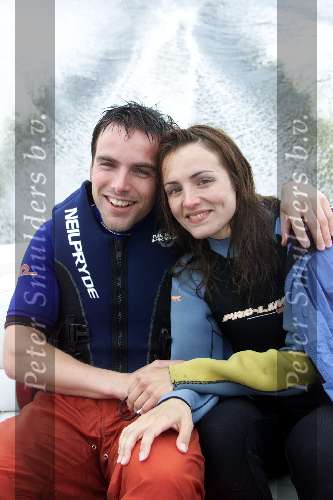 Kaagdorp 18 juli 2001
Jeroen Post en Daphne Bunskoek krijgen waterski-les.