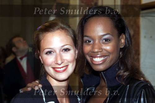 Amsterdam 14 juli 2001
Premiere Zensation in Crre.
Yasmine Sendar en Fabienne de Vries
