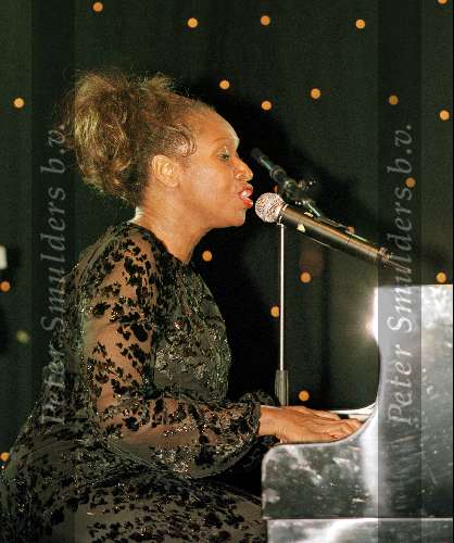 Liz MC Comp ( bluesszangers)


PETER SMULDERS BV