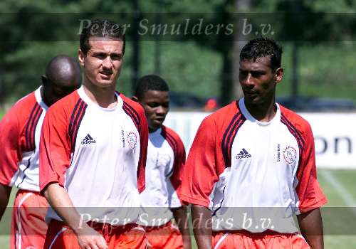 Amsterdam, 5 juli 2001
Persbijeenkomst AJAX voor de nieuwe ADIDAS lijn
Nikos Machlas en Aron winter