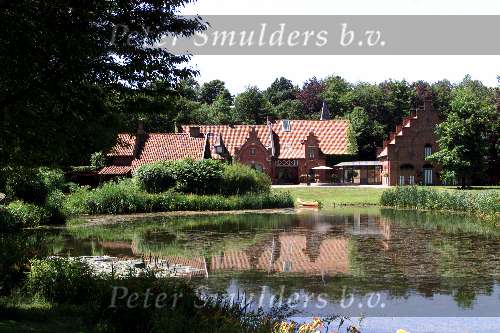 Rijkvorsel 4 juli 2001

Nieuwe huis van Patricia Paay en Adam Curry.

Peter Smulders bv