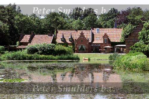 Rijkvorsel 4 juli 2001
Nieuwe huis van Patricia Paay en Adam Curry.