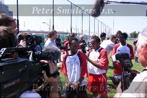 Amsterdam 5 juli 2001
Presentatie AJAX nieuwe seizoen 2001/2002
Sonny Adidas en Wamberto