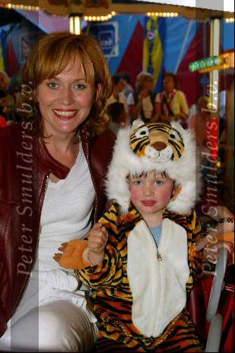 Amsterdam 9 juli 2002
Premiere Circus Renz
Arienne Spier met dochter