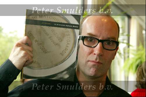 Amsterdam 11 juli 2002
Graf en presenmtatie boek Herman Brood.


 

Peter Smulders bv