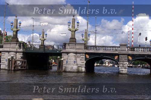 Amsterdam, 24 Juli 2002
Route Vinkeveen-Amsterdam per sloep( boot)
Amstel hotel met brug  Sloepenroute