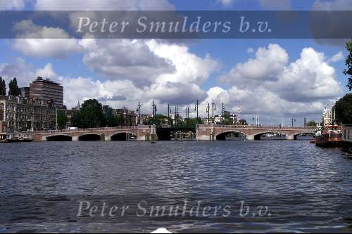 Amsterdam, 24 Juli 2002
Route Vinkeveen-Amsterdam per sloep( boot)
Brug bij de amstel   Sloepenroute