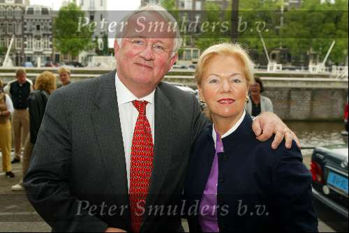 Amsterdam 7 juli 2002
Premiere Noord Koreaans staats circus
Carel v Dodewaard met vrouw