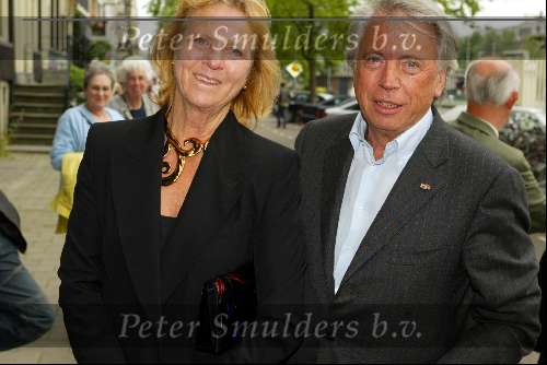 Amsterdam 7 juli 2002
Premiere Noord Koreaans staats circus
Cees Dam, met vrouw