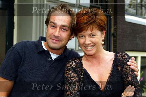 Amsterdam 7 juli 2002
Premiere Noord Koreaans staats circus
Chazia Morali met vriend