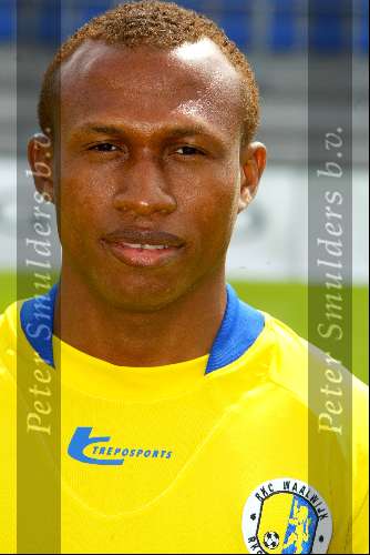 Waalwijk 22 juli 2002
Perspresentatie seizoen 2002/2003 RKC
Emmanuel Nwakire