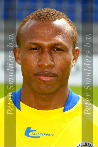 Waalwijk 22 juli 2002
Perspresentatie seizoen 2002/2003 RKC
Emmanuel Nwakire