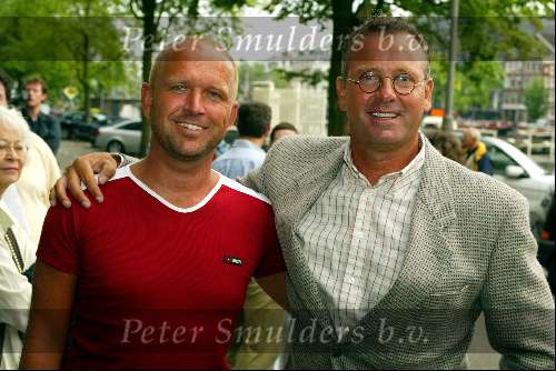 Amsterdam 7 juli 2002
Premiere Noord Koreaans staats circus
Fred Butter met vriend