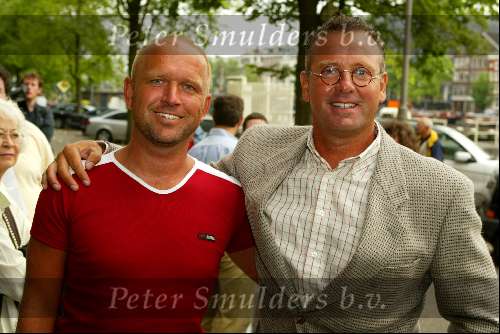 Amsterdam 7 juli 2002
Premiere Noord Koreaans staats circus
Fred Butter met vriend