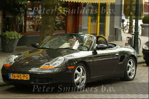 Amsterdam 17 juli 2002
Gordon in Porsche Cabrio
samen met Marc v d Linden