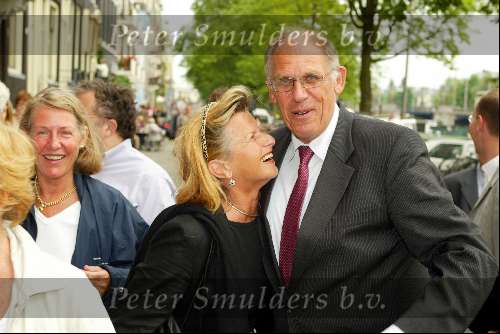 Amsterdam 7 juli 2002
Premiere Noord Koreaans staats circus
Hans Dijkstal met vrouw