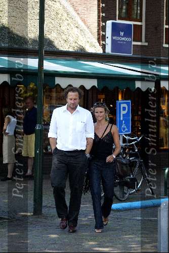 Laren 27 juli 2002
Herman Heinsbroek met zijn vrouw