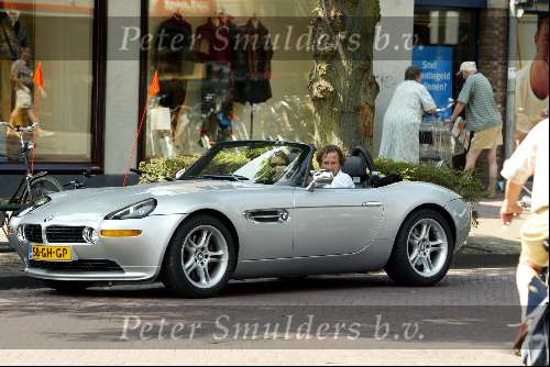 Laren 27 juli 2002
Herman Heinsbroek met zijn vrouw in BMW Z8 Cabrio