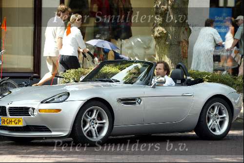 Laren 27 juli 2002
Herman Heinsbroek met zijn vrouw in BMW Z8 Cabrio