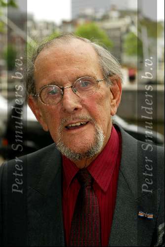 Amsterdam 7 juli 2002
Premiere Noord Koreaans staats circus
Joop Doderer